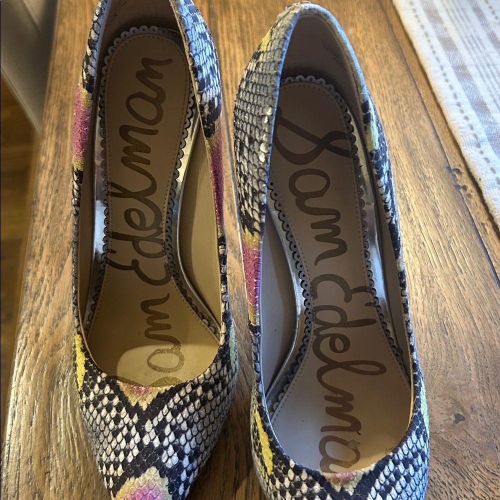 Sam Edelman pointy Toe Vibrant Snake Print Heels in Gray, Lilac and Yellow. Sz 7 - Picture 6 of 10